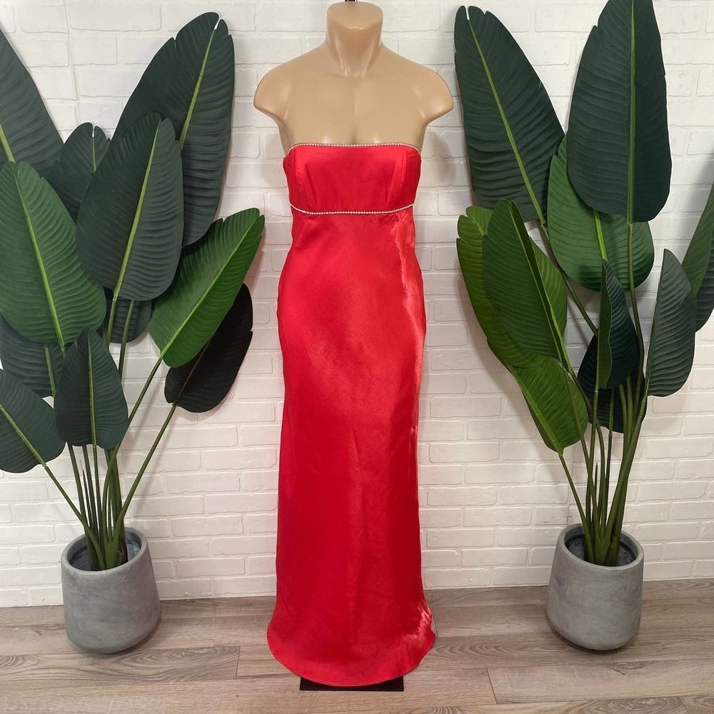 Jump pink rhinestone strapless gown